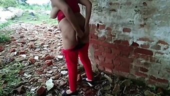 Bhabhi'S Big Booty Gets Fucked In Public Jungle