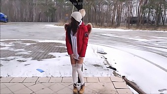 Horny Girl In The Woods Has An Intense Orgasm