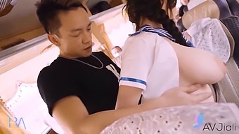 Busty Taiwanese Girl Has Sex With A Stranger On A Bus