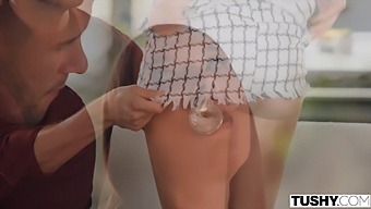 Real Estate Agent Katrina Gives Extra Anal Pleasure To Client