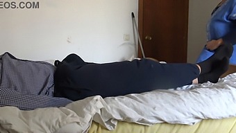 A Muslim Housekeeper Is Startled By The Sight Of His Large Ebony French Penis
