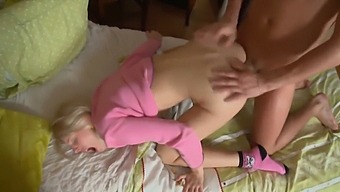 Intense Anal Sex With My Stepsister As She Gives Me A Blowjob