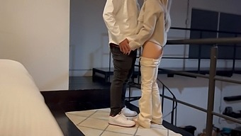 Quickie Leads To Homemade Foot Fetish Sex With A Neighbor'S Wife