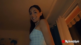 Natural Beauty Gets A Surprise Creampie During Tinder Date